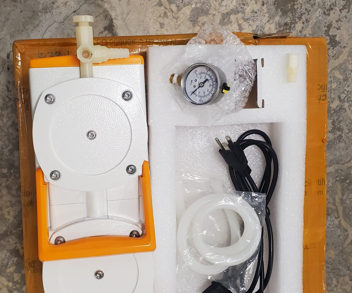 Diaphragm vacuum pump (NEW)